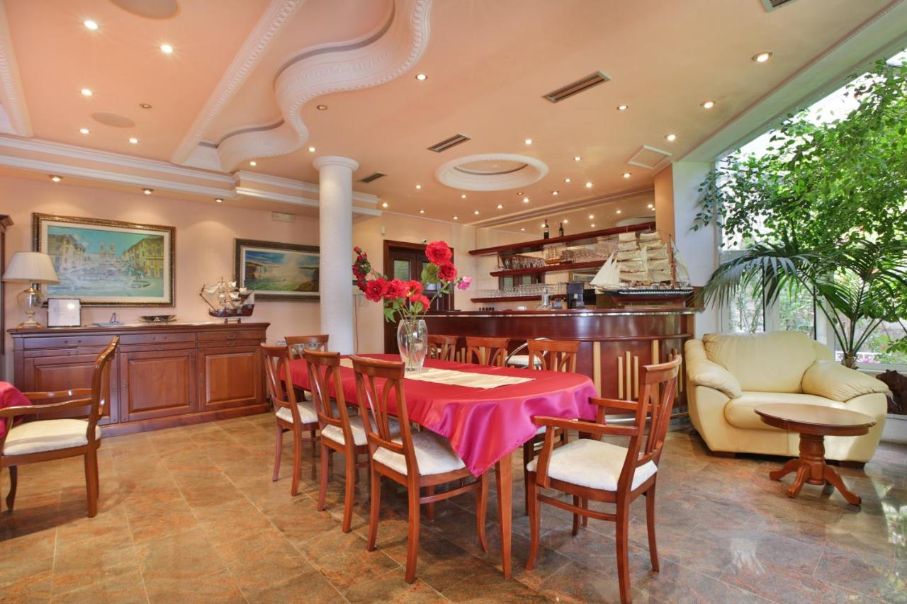 Royal Holiday Apartments Sveti Stefan Exterior foto
