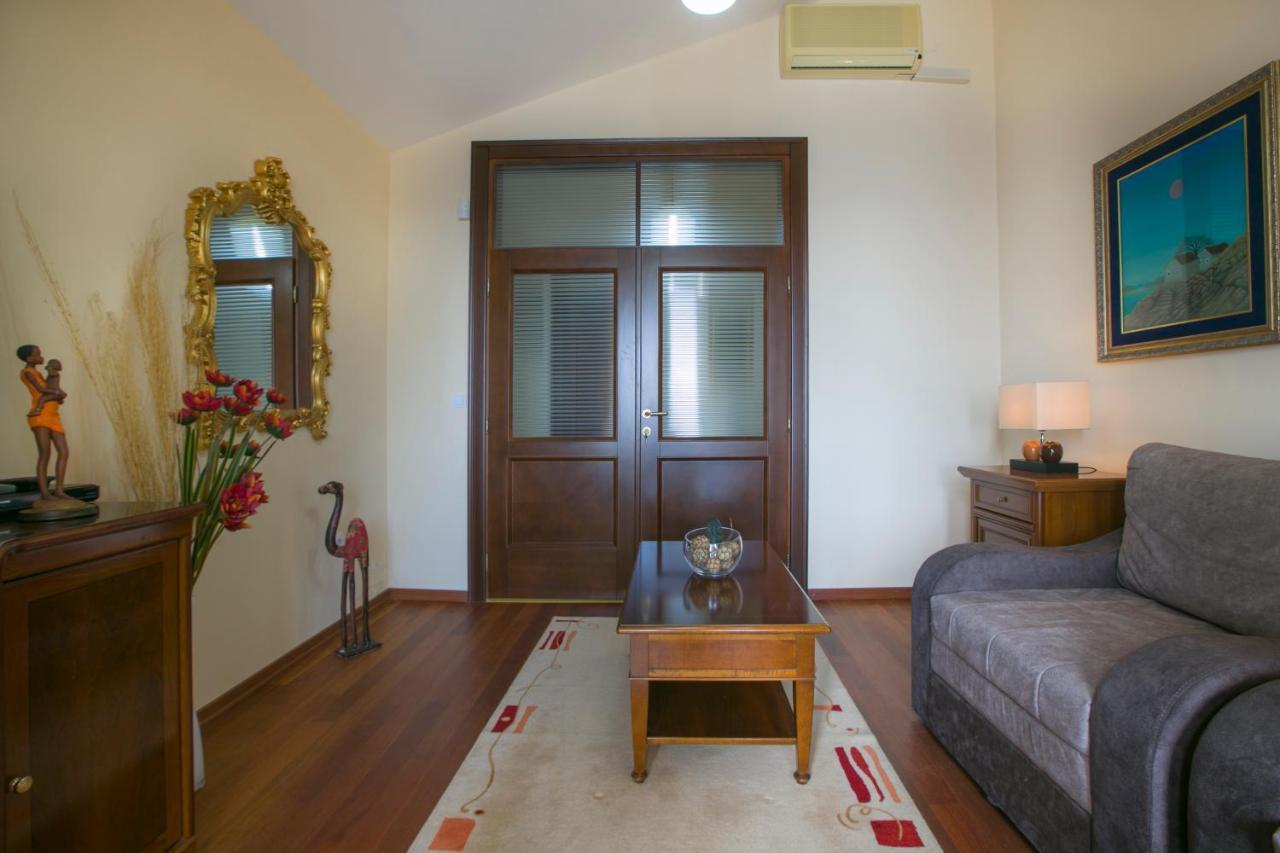 Royal Holiday Apartments Sveti Stefan Exterior foto