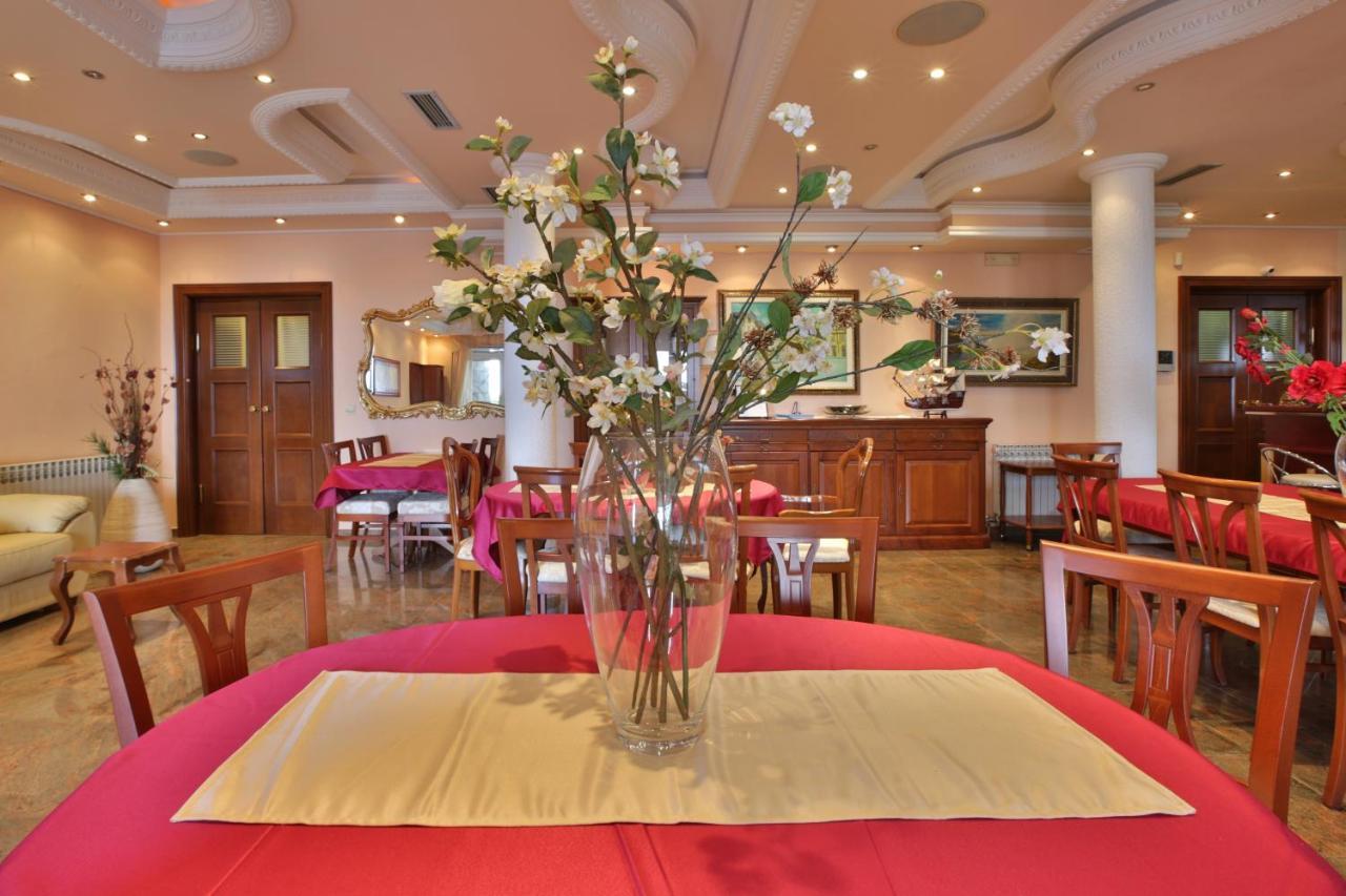 Royal Holiday Apartments Sveti Stefan Exterior foto